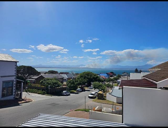 3 BEDROOM TOWNHOUSE FOR SALE IN MOSSEL BAY CENTRAL